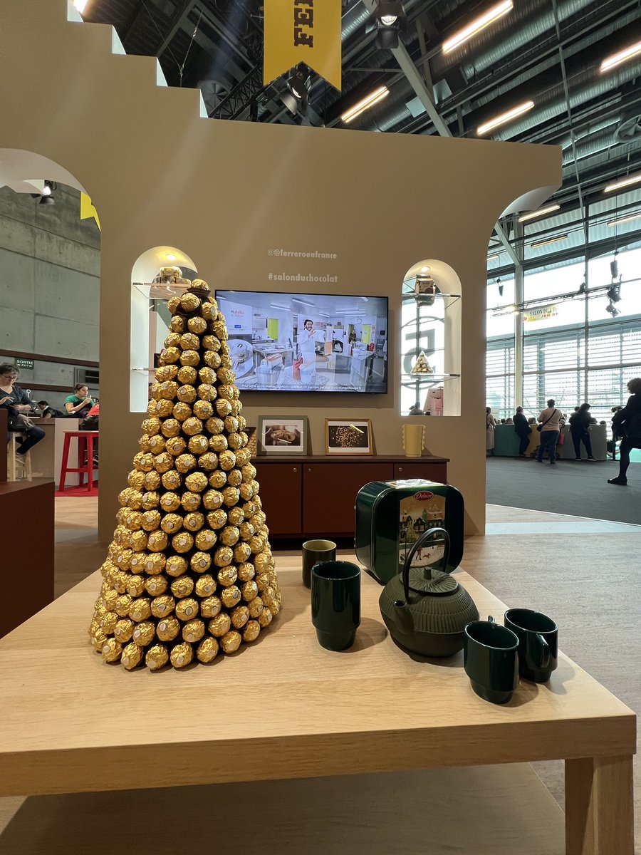 FerreroFr's tweet photo. 🍫 #SalonduChocolat
C’est l’heure du Tea Time au @salonchocolat avec nos biscuits #Delacre au stand B40🫖 https://t.co/y8QDp8dCJG