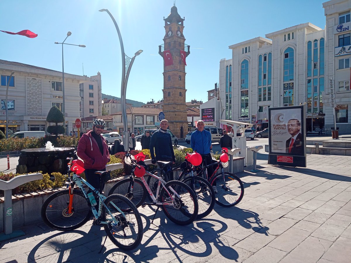 yobis6666's tweet photo. 29 Ekim Sonbahar turumuzdan kareler. Cumhuriyet bayramımız kutlu olsun. Yozgat Bisiklet severler olarak herkesi bekliyoruz turlarimiza. #yozgat #bisiklet #severler https://t.co/Vo7JcUHZQX