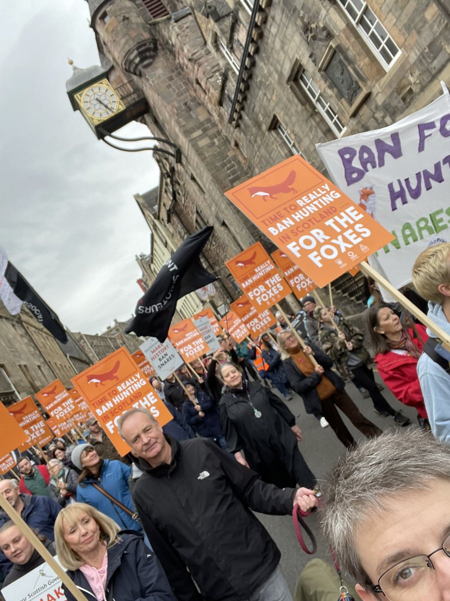 Pleased to be able to join the #ForTheFoxes march and rally for a bit today. We need a proper ban on #FoxHunting & to #BanSnares. These cruel & inhumane activities have no place in a Scotland that says it cares for animals.