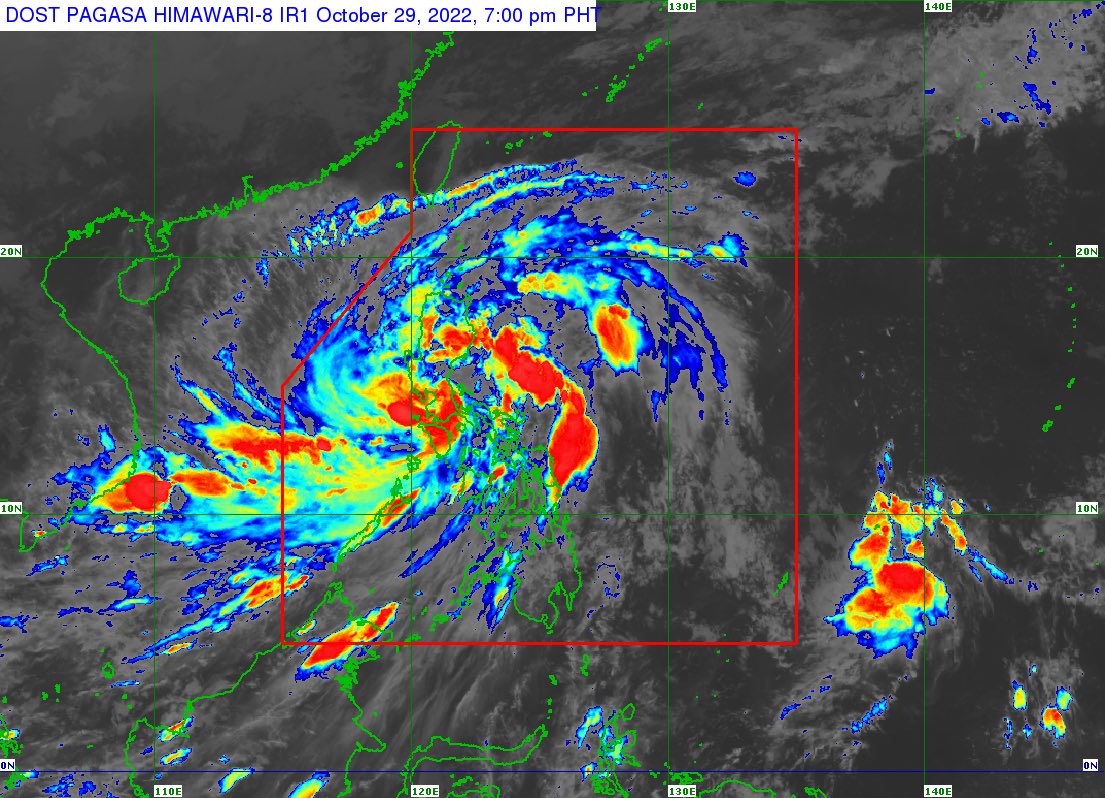ABSCBNNews's tweet photo. At 7 p.m. tonight, Severe Tropical Storm #PaengPH was in the vicinity of Gen. Mariano Alvarez, Cavite.

Signal No. 3 remain in effect in Metro Manila, most of CALABARZON, and parts of Central Luzon and Mindoro. | via @arielrojasPH
https://t.co/3VmvZMmU4t