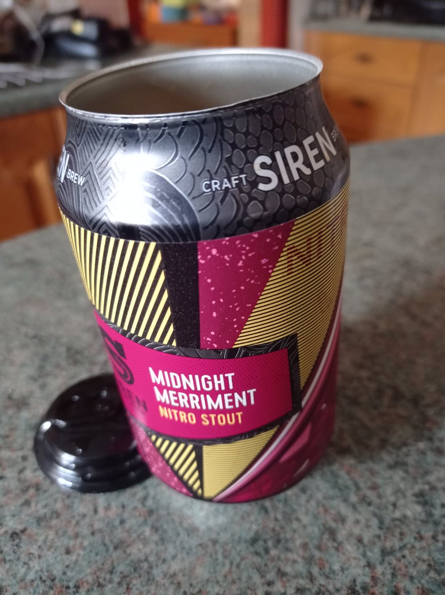 stmassie's tweet photo. Exploding beer - anyone still with a can of #siren midnight merriment beer dated 11/22 from #beer52 beware. Just had a can explode and blow top clean off. Impressive but beer everywhere. https://t.co/zqcpbT5VgO