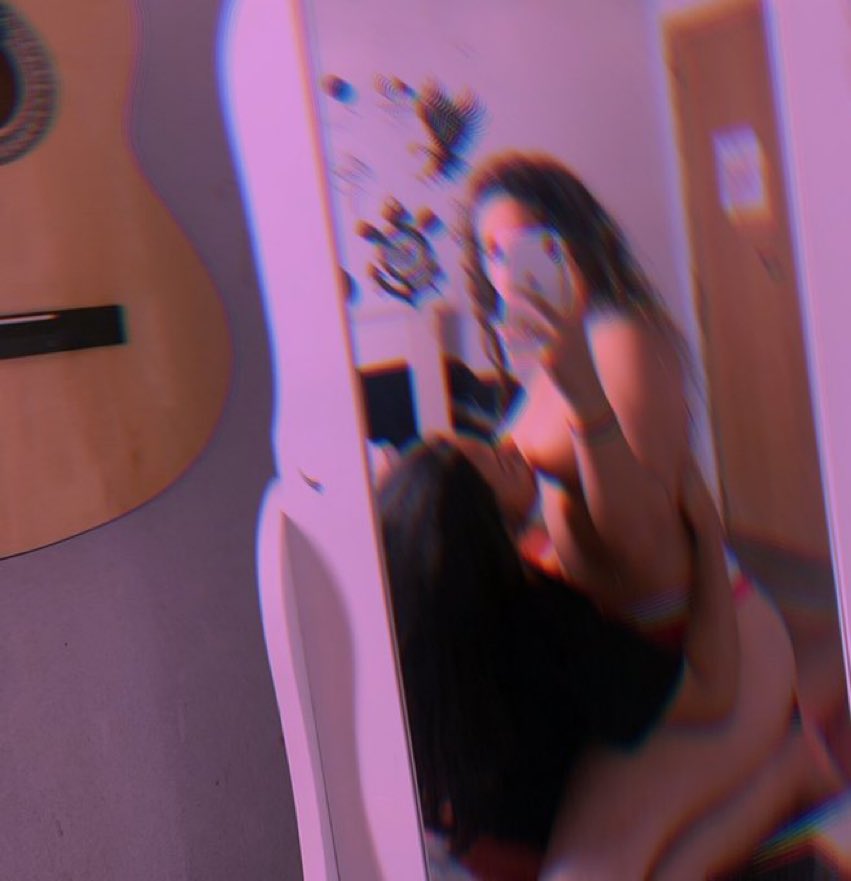 ladelsotano_'s tweet photo. Muy linda la guitarra 😌 https://t.co/R8CDwnp2fs