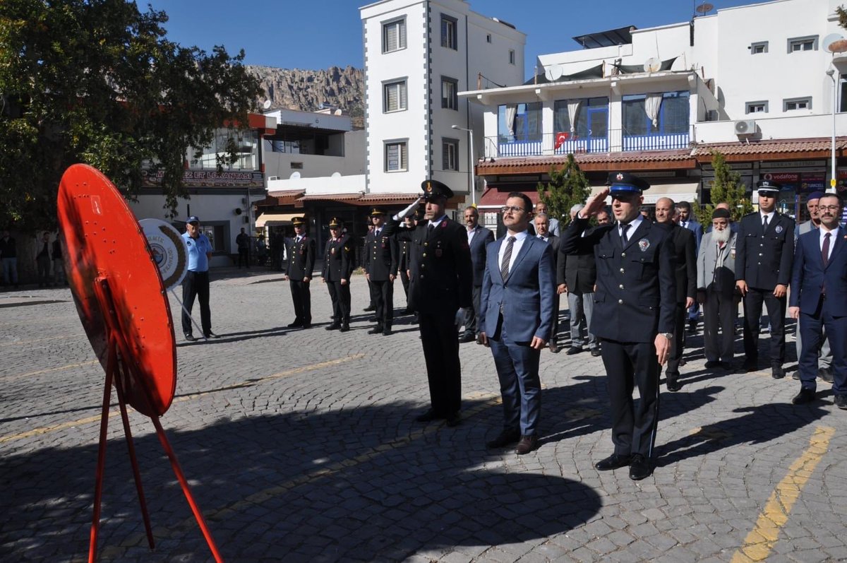 İlçe kaymakamımızın 29 Ekim CUMHURİYET BAYRAMI ETKİNLİKLERİNE KATILIM SAĞLADIK. Cumhuriyet bayramımızı kutlar nice yılara.