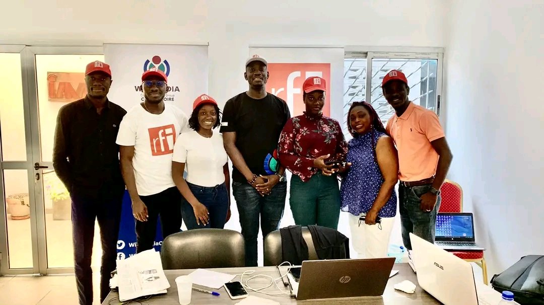 FelixGuebo's tweet photo. 29 octobre 2022, Séance de formation du Club Rfi Civ par @Wikimedia_CIV sous le thème "Apprendre a contribuer sur Wikipedia", dans le cadre du projet de formation Wikitrainer.
Grand merci au Formateur Aman Ado.
#wikimediaciv #wikipedia https://t.co/1bTFEytrH3