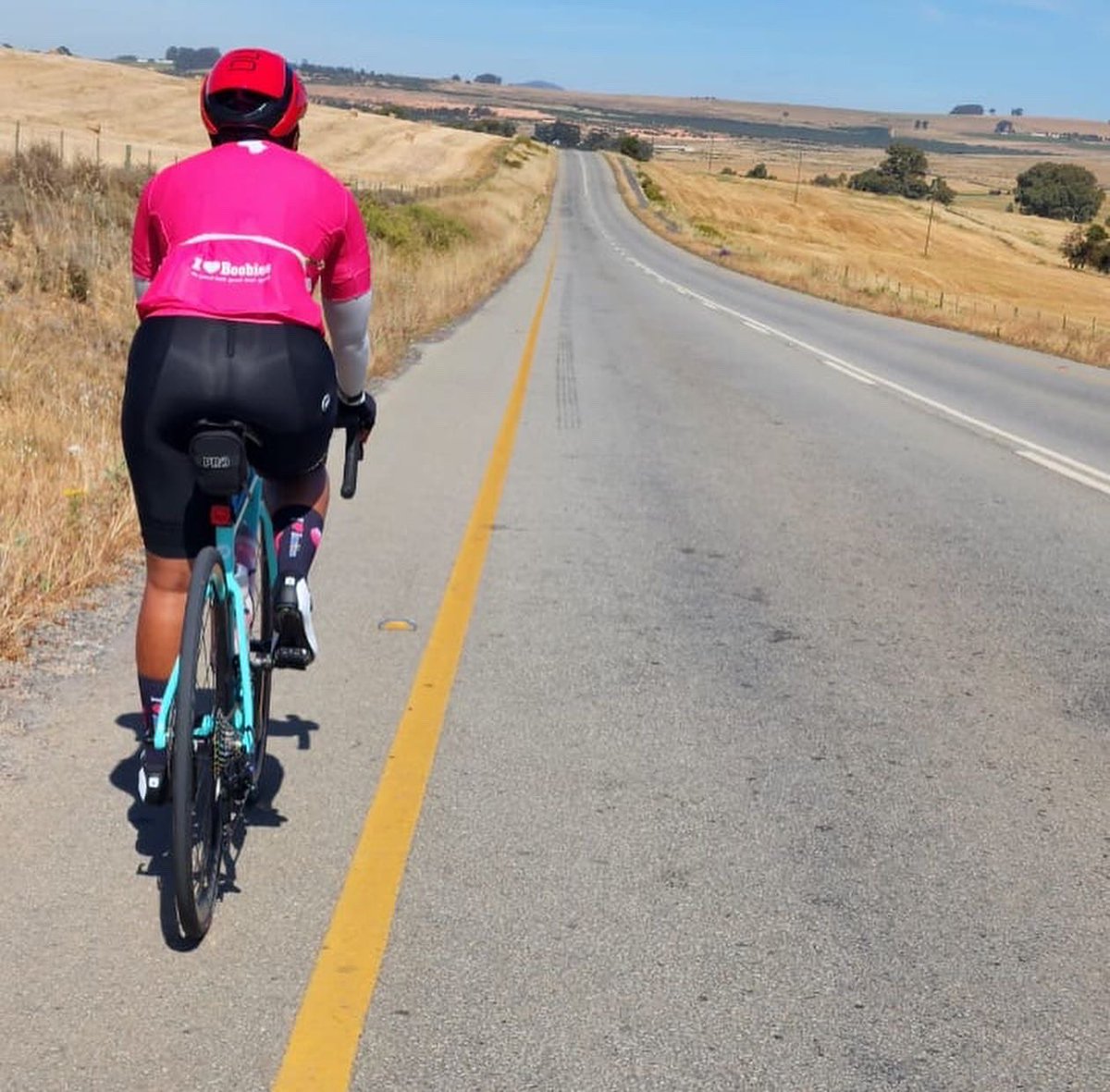 Devandy10's tweet photo. Wore my @ciovita @iloveboobies_za kit to celebrate the Breast Cancer Month as it comes to an end but the fight continues ๐๐ฝ๐
Happy Saturday Fam โค๏ธ
#IPaintedMyRide
#InspiredToRide
#AusiWaBianchi๐ด๐ฝโโ๏ธ
#GirlsWhoRide
#Dynamite ๐ธ๐ฝ๐ฅฐ https://t.co/qyGVVWndXv