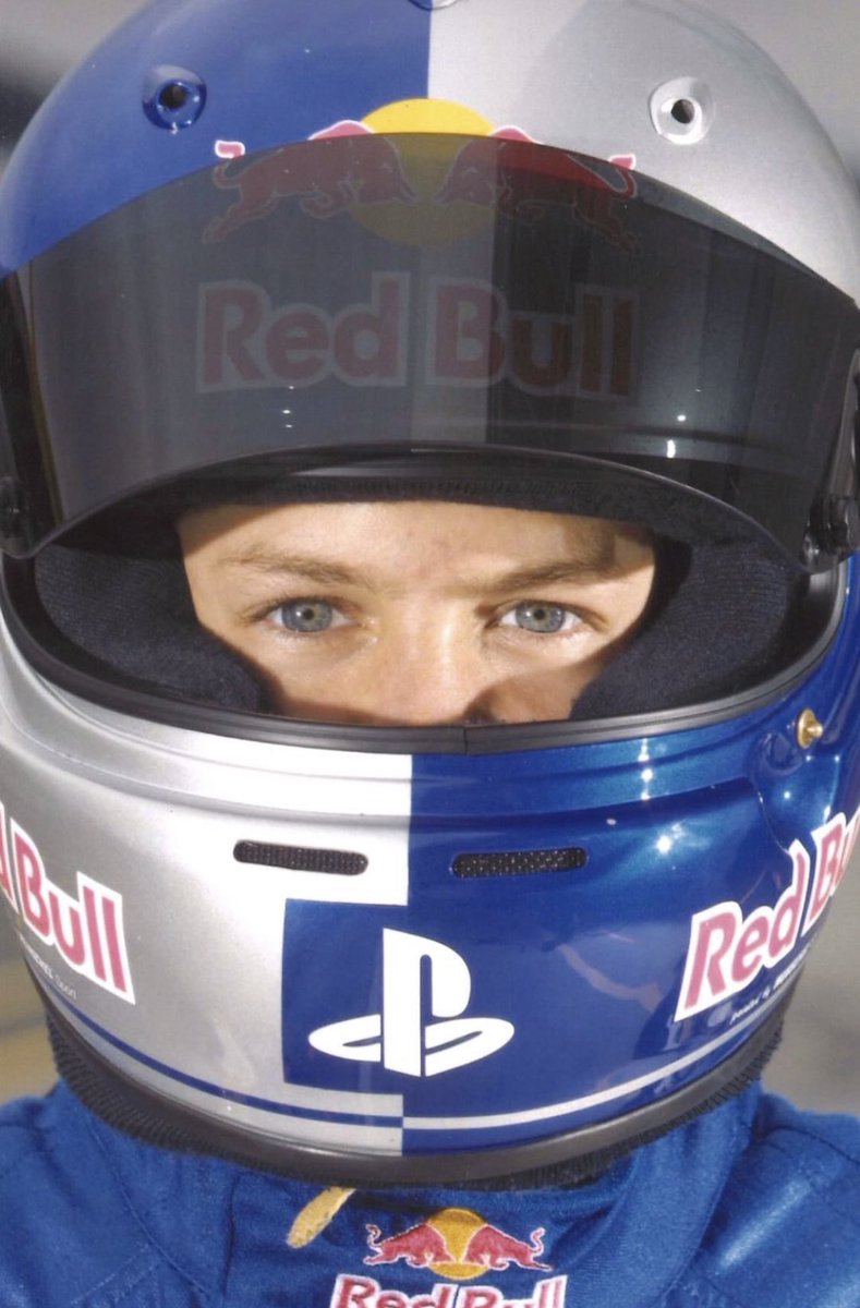 RT @sebvettelthings: seb was sponsored by playstation??? is that why charles once referred to him as a gamer https://t.co/nkirEyJ13D