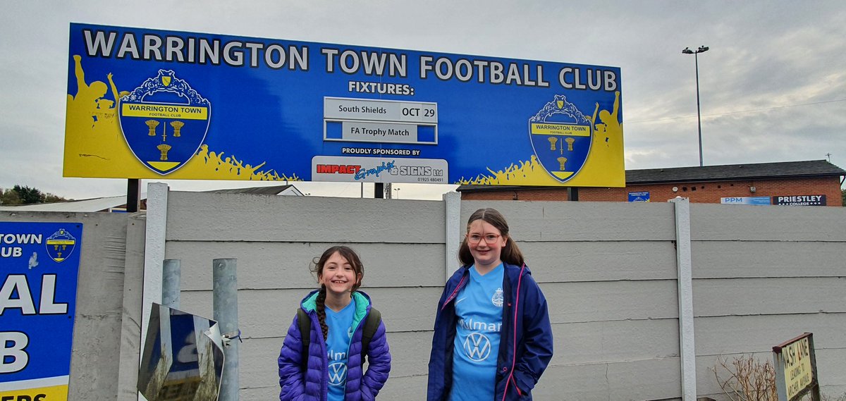 KitKatSisters's tweet photo. We've arrived for todays game 

@theyellows v @SouthShieldsFC https://t.co/U5n6WkbOpt