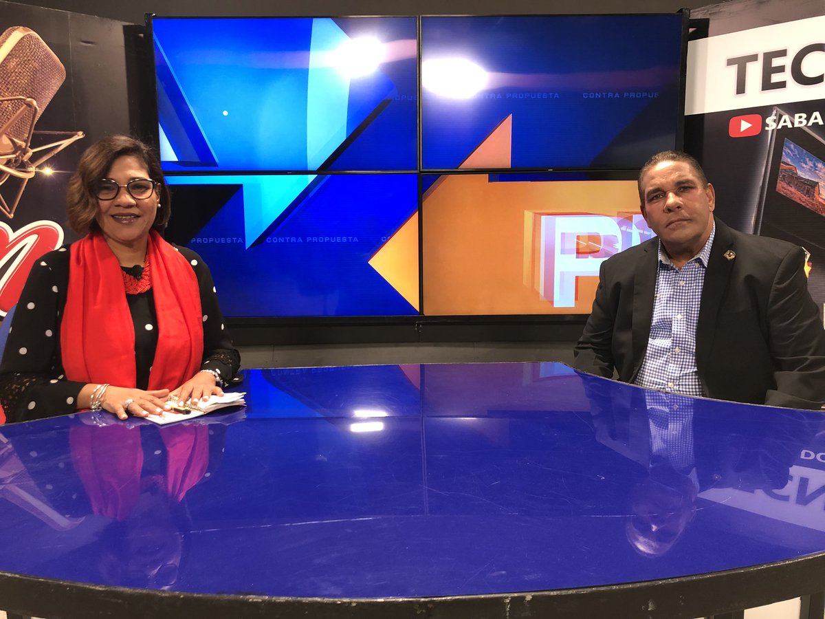 sagrariogomez's tweet photo. Hoy nos acompañó Joseph Raymond director nacional de Óptica @contrapropuestv @teleuniversord #sagrario https://t.co/VplNJQlism