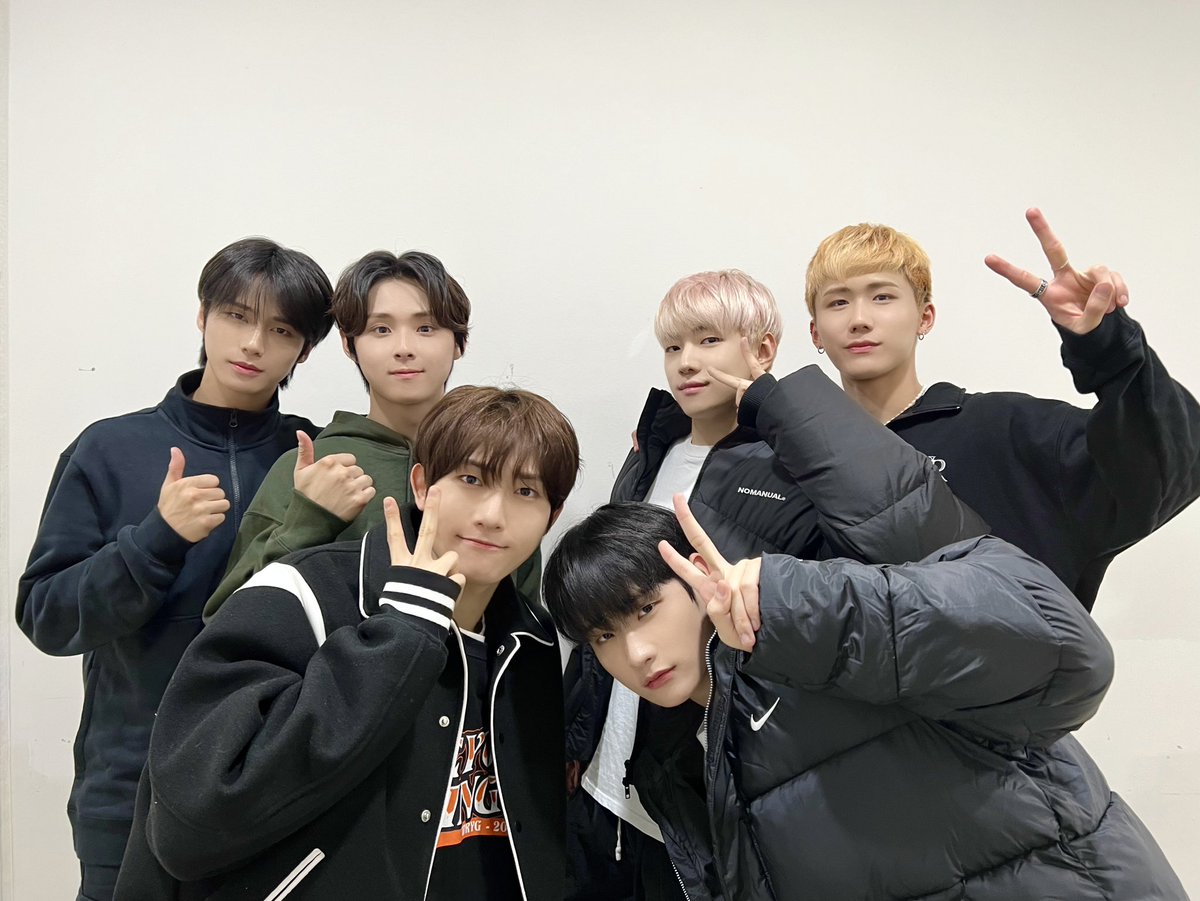 [📸] 221029 원더월 팬사인회

✍️🐯🐰🐹🐱🐻🦊🐅

#DKZ #디케이지
