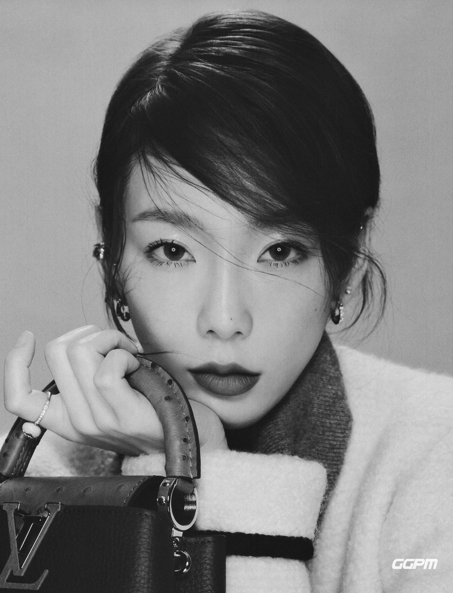 GGPM (@ggpm2012) on Twitter photo TAEYEON, Harper's Bazaar 2022 November Issue.
๋ฐ๋ท 15์ฃผ๋
์ ๋ง์ ํ์ฐ์ด ๋ฃจ์ด ๋นํต์ F/W ๋ฃฉ์ ๋๋ดํ๊ฒ ์ํํ๋ฉฐ ๋ฏ์ ์๋ฆ๋ค์์ผ๋ก ์์ ์ ์๋ํ ๊ฒ์ด๋ค. ์ง๊ธ ๋ฐ๋ก 'ํํผ์ค ๋ฐ์' 11์ํธ์์ ํ์ธํด ๋ณด์ธ์.
bit.ly/3zr93BA
#ํ์ฐ #ํํผ์ค๋ฐ์
#TAEYEON #HarpersBazaar TAEYEON, Harper's Bazaar 2022 November Issue.
๋ฐ๋ท 15์ฃผ๋
์ ๋ง์ ํ์ฐ์ด ๋ฃจ์ด ๋นํต์ F/W ๋ฃฉ์ ๋๋ดํ๊ฒ ์ํํ๋ฉฐ ๋ฏ์ ์๋ฆ๋ค์์ผ๋ก ์์ ์ ์๋ํ ๊ฒ์ด๋ค. ์ง๊ธ ๋ฐ๋ก 'ํํผ์ค ๋ฐ์' 11์ํธ์์ ํ์ธํด ๋ณด์ธ์.
bit.ly/3zr93BA
#ํ์ฐ #ํํผ์ค๋ฐ์
#TAEYEON #HarpersBazaar