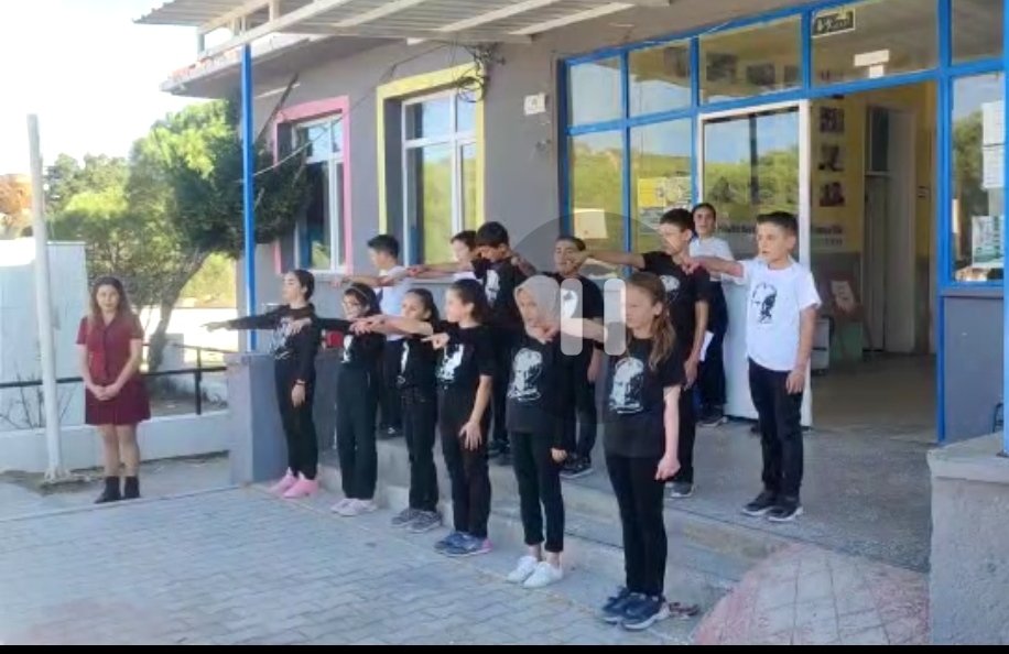 FeritOkulu's tweet photo. Geleceğimiz olan ve geleceği işaret eden çocuklarımızın güvencesi 29 Ekim Cumhuriyet Bayramımız, hep coşku ve getirdikleri ile bizimle olsun ✨🌱 

Çavdar Ferit Çavuş ailesi https://t.co/LGPKI781TW