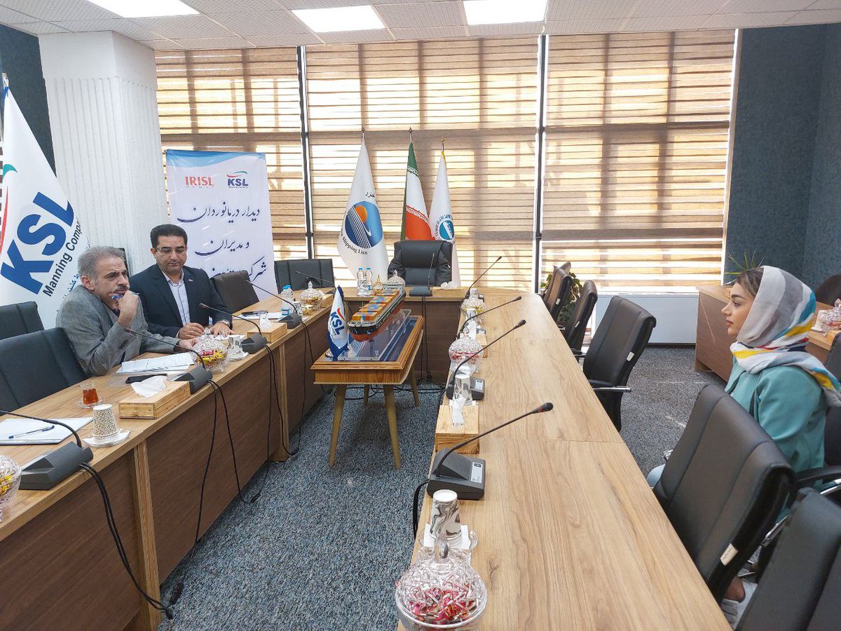 IRI_SEAMAN's tweet photo. دمتون گرم که مشکلاتمونو مطرح کردید.
دم همتون گرم.
داریم جواب میگیریم.
دیدار روز نخست دریانوردان و مدیران ارشد شرکت تامین نیروی کشتیرانی جمهوری اسلامی ایران در محل شرکت کشتیرانی خزر در بندر انزلی برگزار شد.
#KSSL
#KSL
#IRISL https://t.co/TxPlXzXdxQ