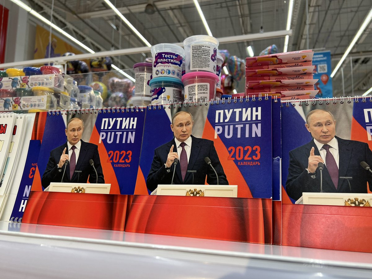 BBCSteveR's tweet photo. 2023 calendars hit the shelves in Moscow. 

Looks like he’s planning to stick around… https://t.co/zry83tWRj0