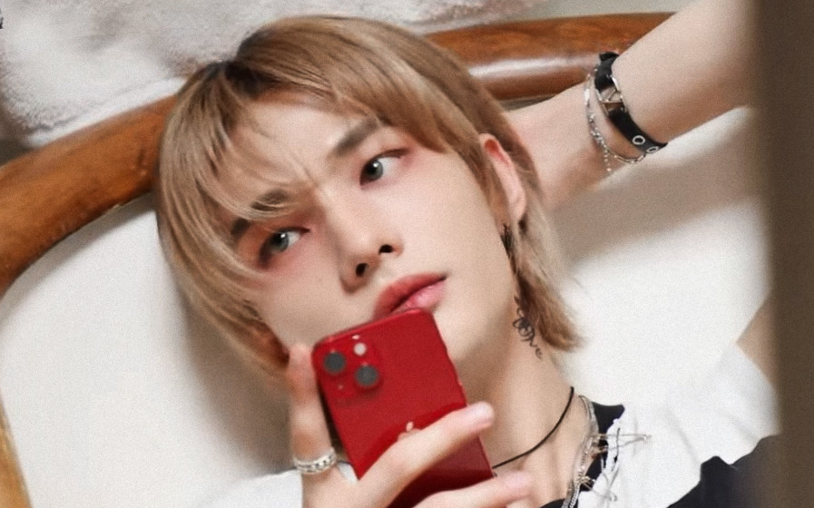 hyunjinpost's tweet photo. https://t.co/U1YjBDJpON