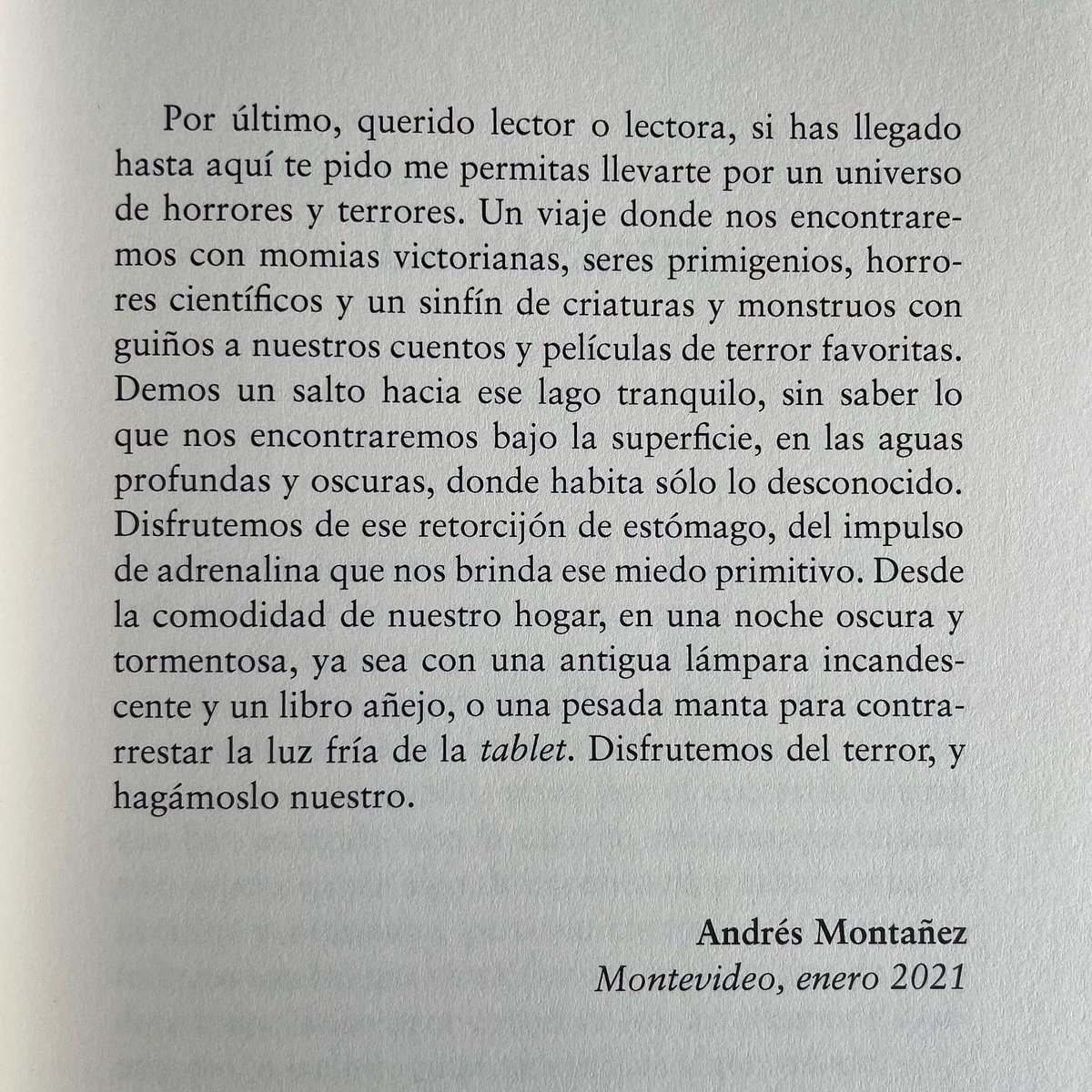 rosaswarez's tweet photo. Gracias, amigo Andrés❤️🎃#EstrellasMuertas #RavenhausPublishing #recomendación #terror #halloween #literaturafantastica @andres_montanez @RavenHaus https://t.co/2IHCSJtJtk