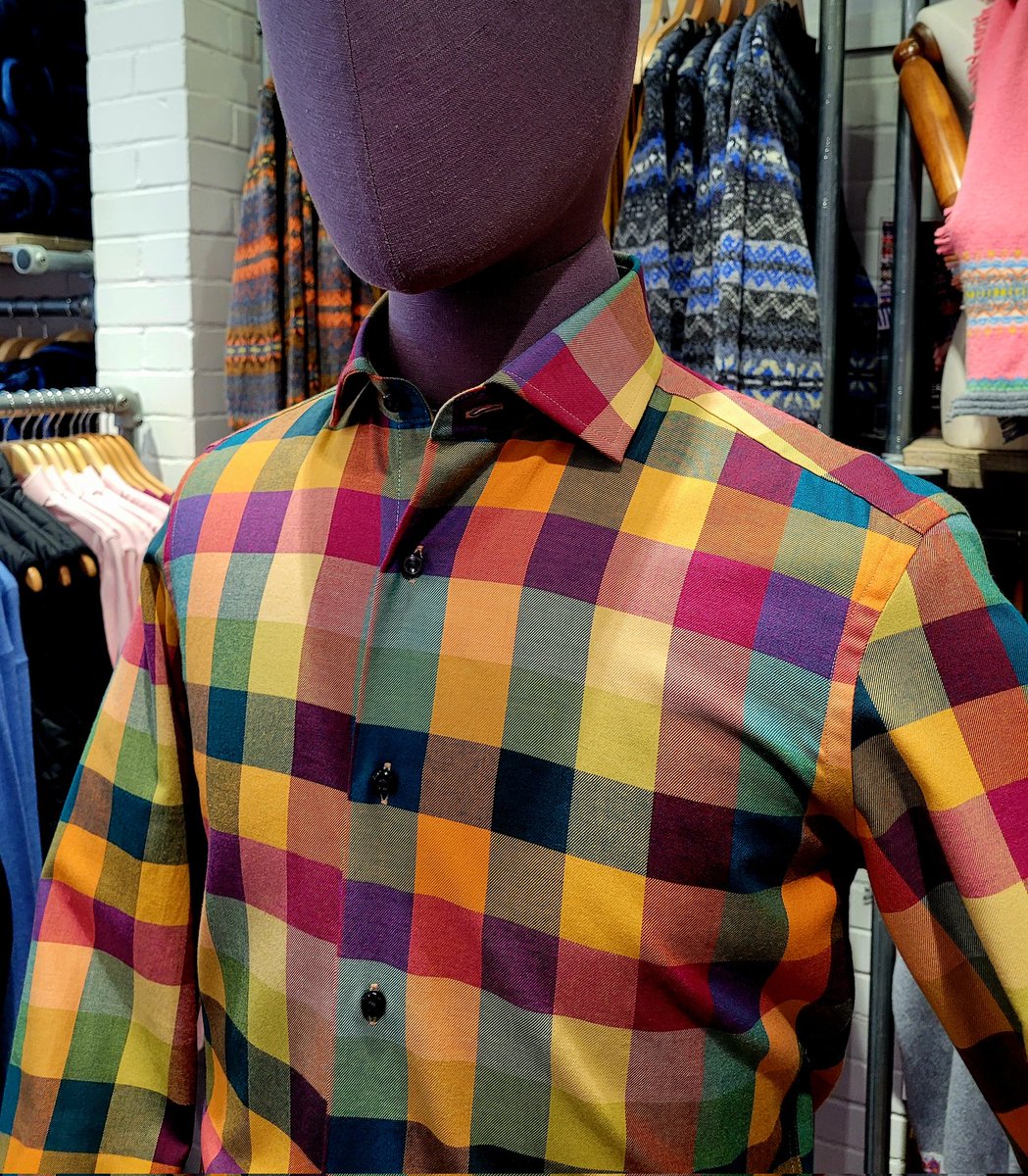 eclectichound's tweet photo. Window Edit.
Introducing our new @Viyella_1784
cotton & wool blend shirts paired with weekend accessories @TheBritishBagCo
Available in store & online.
Use our #ShopTheWindow link to see the full display ⬇️
https://t.co/nFAik30Q1e
#MensFashion #EclecticHound #HelloWinchester https://t.co/L7GJaBvuPe