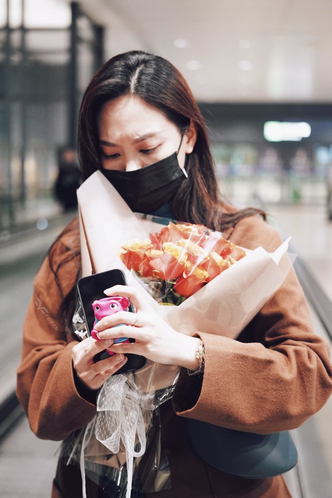 FWangfeifei's tweet photo. 20221027 @wangfeifei0427 Shanghai🛬

#wangfeifei #fei #페이 #allforfei

Do not edit, use for business purposes or remove watermark. When reposting please CR @FWangfeifei https://t.co/lV1QbRfVnW