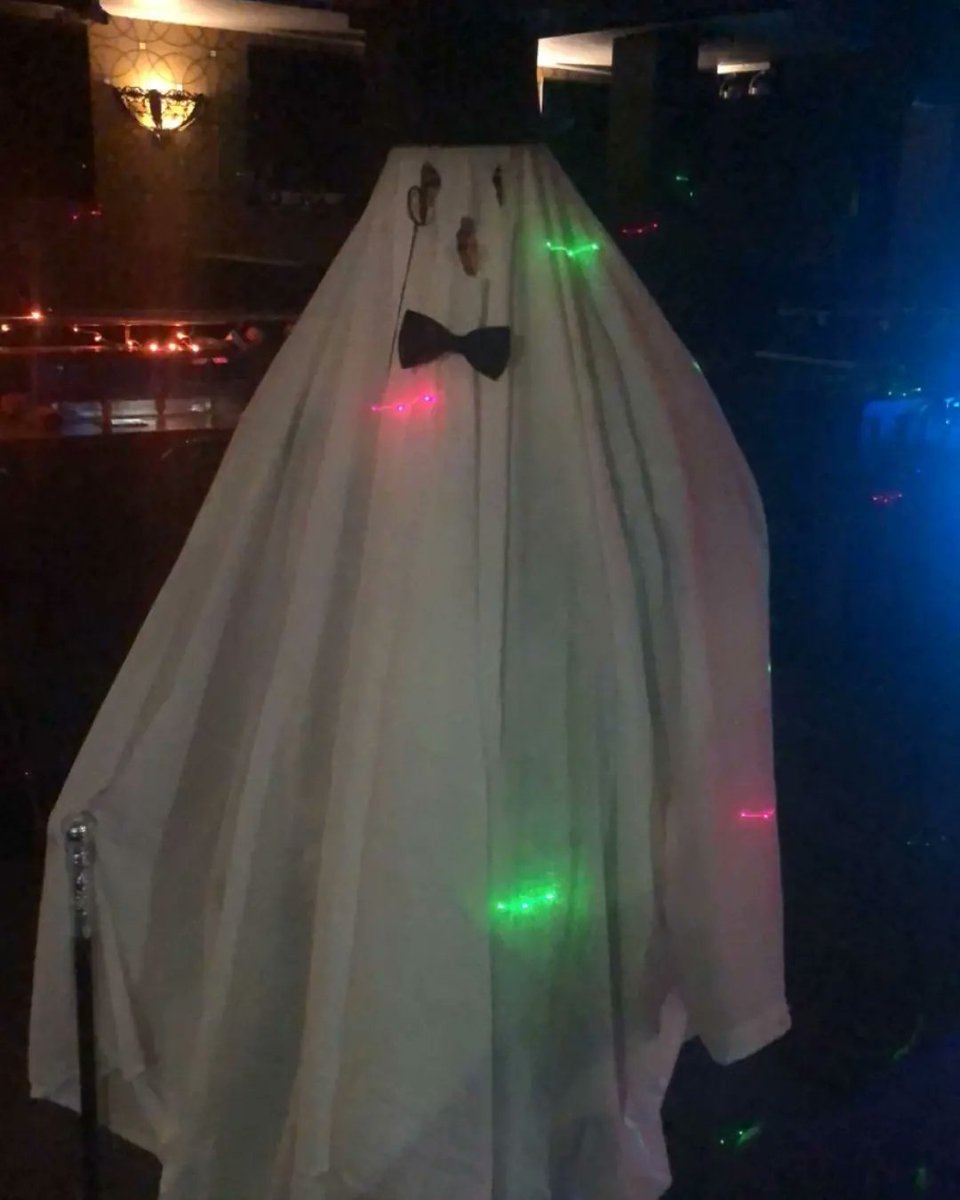 Toja196's tweet photo. @ChilledChaos The gentleman ghost bids you a happy halloween Mr Chaos. https://t.co/UCBmjhXLon