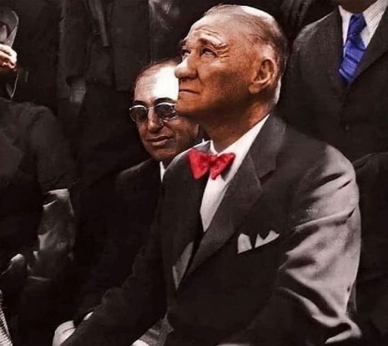 ckarabillioglu's tweet photo. Ne yakışıklı adam ya https://t.co/SZeJ6SLOIC