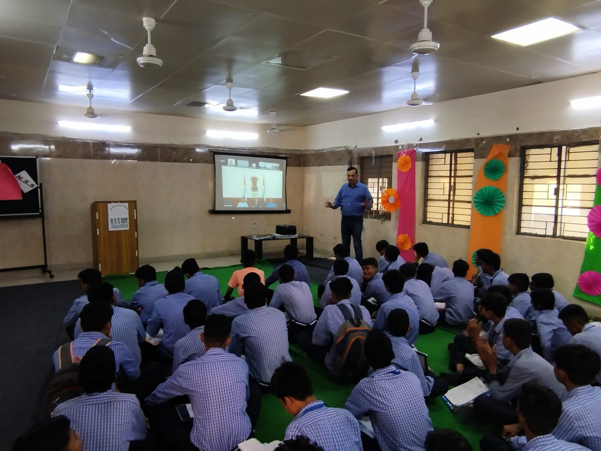 drmanishadiet's tweet image. #Veergatha Webinar on Interaction with #gallantryawardees
GBSSS Rajouri Garden Extn. ND(WA)
HOS: Sanjeev K. Gaur
Nodal: Ravi Malhotra  
CRCC: Archana
@DefenceHQ @EduMinOfIndia @cbseindia29
@SpokespersonMoD @Minister_Edu @SCERT2021
@DIETRNDELHI @Dir_Education @Rajanish2007