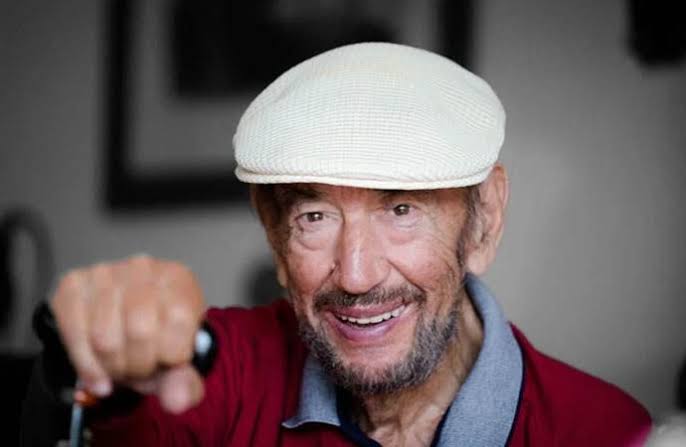✍️ SON DAKİKA
Akademisyen yazar Erol Manisalı hayatını kaybetti...