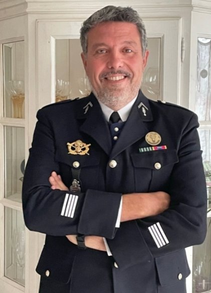 Immense émotion
Le chef d'escadron Richard Filmotte nous a quitté brutalement hier Directeur du #MuséedelaGendarmerie de 2017 à 2022, officier au grand cœur, il a servi l'histoire et la gendarmerie toute sa carrière, débutée comme gendarme auxiliaire
RIP Richard, mon commandant