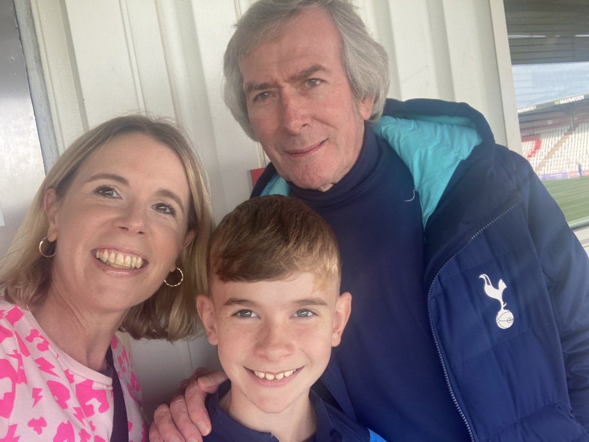 KatieRainbird's tweet photo. We got to meet another legend today. @SpursOfficial . What a keeper. Didnโt dare shake his hand #COYS #THFC #Spurslegend #whataplayer #whatakeeper https://t.co/1SSrg6lCrN