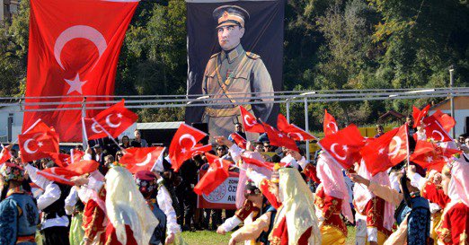 cevatcevik67's tweet photo. 29 Ekim Cumhuriyet Bayramı tüm yurtta olduğu gibi ilçemizde de büyük bir coşkuyla kutlandı.
🇹🇷Cumhuriyetimizin 99.Yılı Kutlu Olsun.
@tcmeb 
@ZonguldakMEM 
@zuleyhaaldogan https://t.co/rbQs7yqWqq
