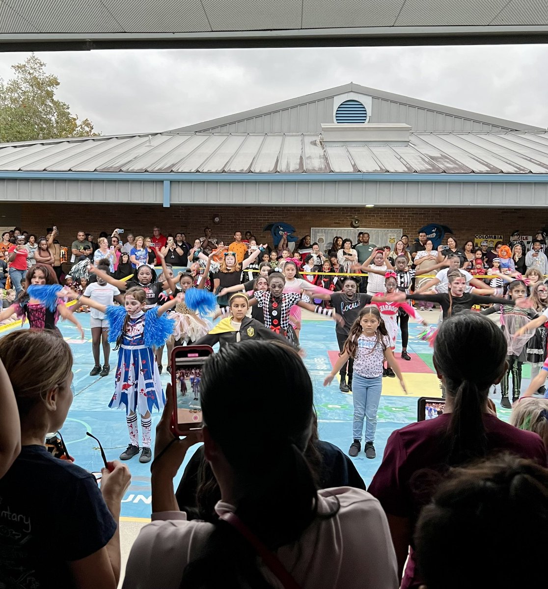 MCPS_Sunrise's tweet photo. Sunrise Dance Team, under supervision of Ms. Newman and Mrs. Demonbreun, performed “Thriller” for a packed house at our Halloween Carnival!  🧟‍♂️ 🎃 https://t.co/HbMTDb6nTP