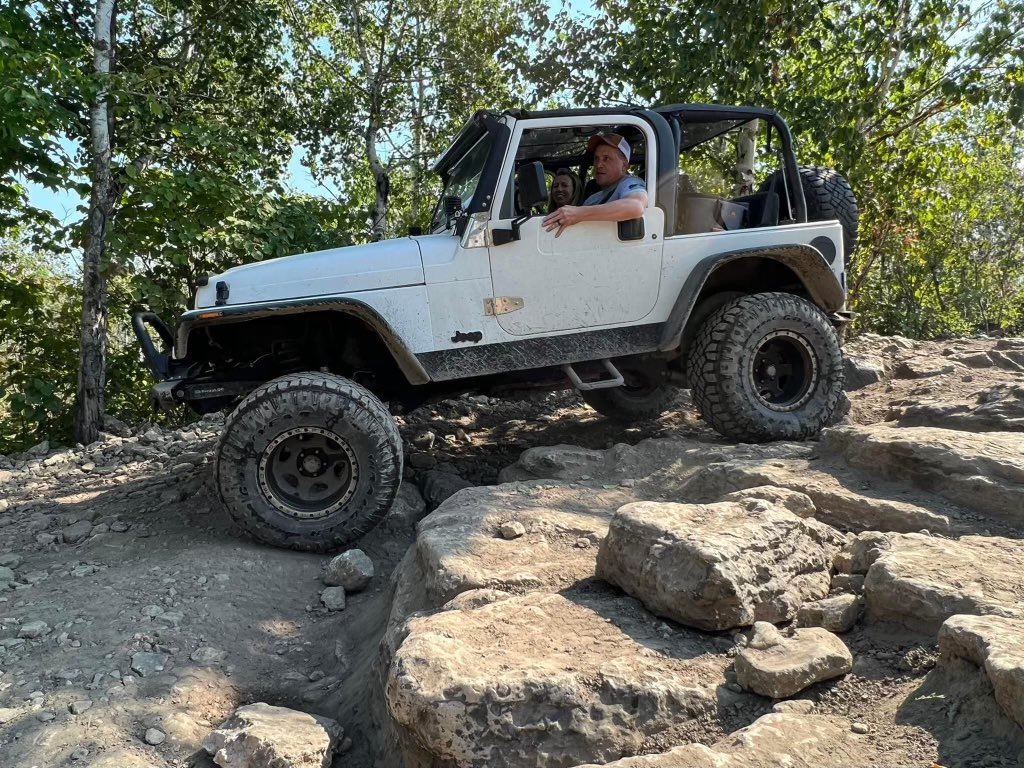 24Hankinsc's tweet photo. @Jeep Drummond Island Michigan. September 2022. https://t.co/pOfQiEtotV