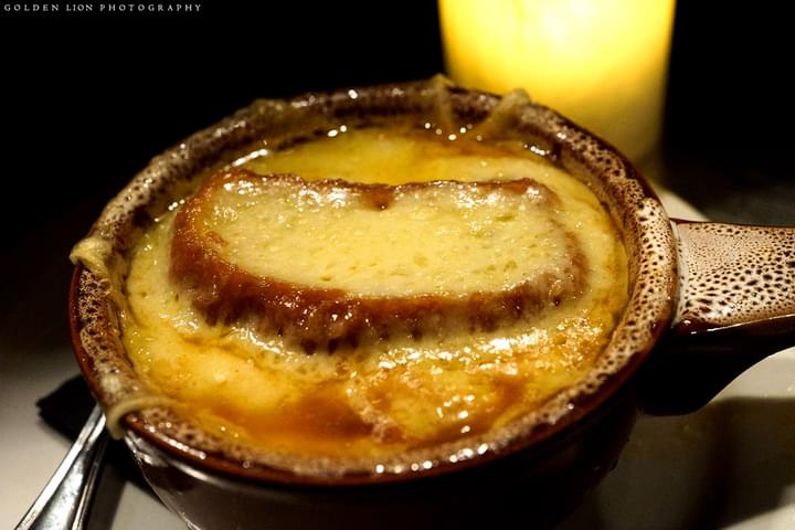 Come in and try two of our Fall favorites! Chipotle &amp; Citrus Wings w/Peppercorn Ranch, and our famous French Onion Soup w/Gruyère cheese 😋 Perfect for an October evening 🍁🍂
menotomygrill.com