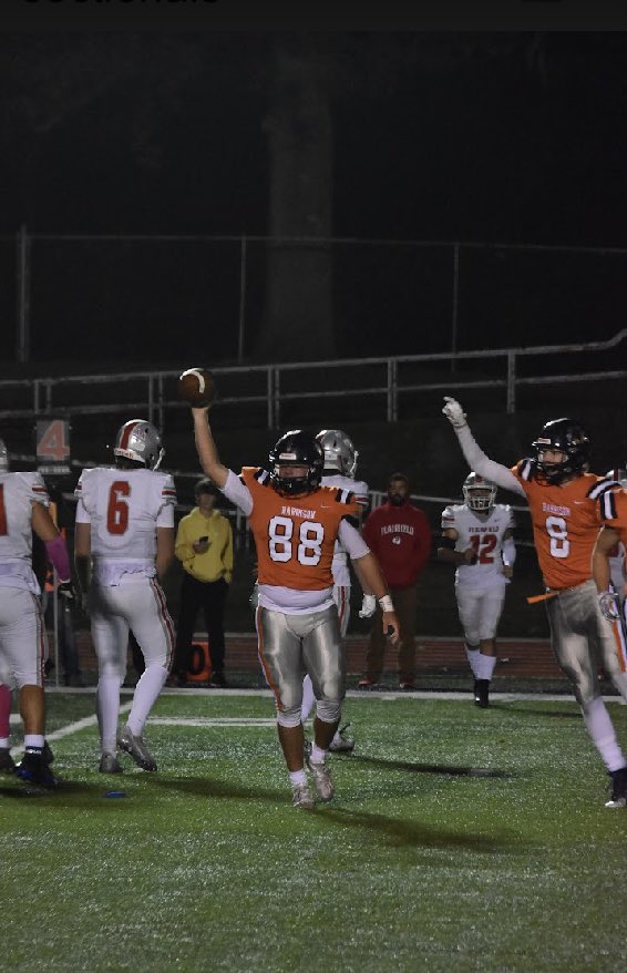 ErinMunn1's tweet photo. It’s been a great ride @BooneMunn!
You always played hard, with heart and character. I couldn’t ask for a better role model for your brother. I will miss watching you and this team play. Proud of you. https://t.co/Axu5cx8KNT