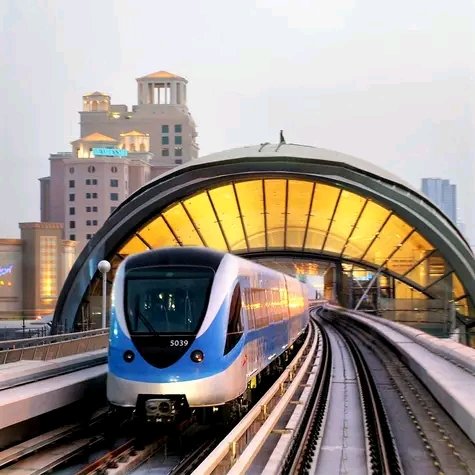 Owaboda's tweet photo. Okuva wenatonye e Dubai, marogoka ngenjoresa. Eyo gyemuraba mukifananyi gyebayita Metro oba jiyite kayoora. 😆 https://t.co/SLyCzjcpyM
