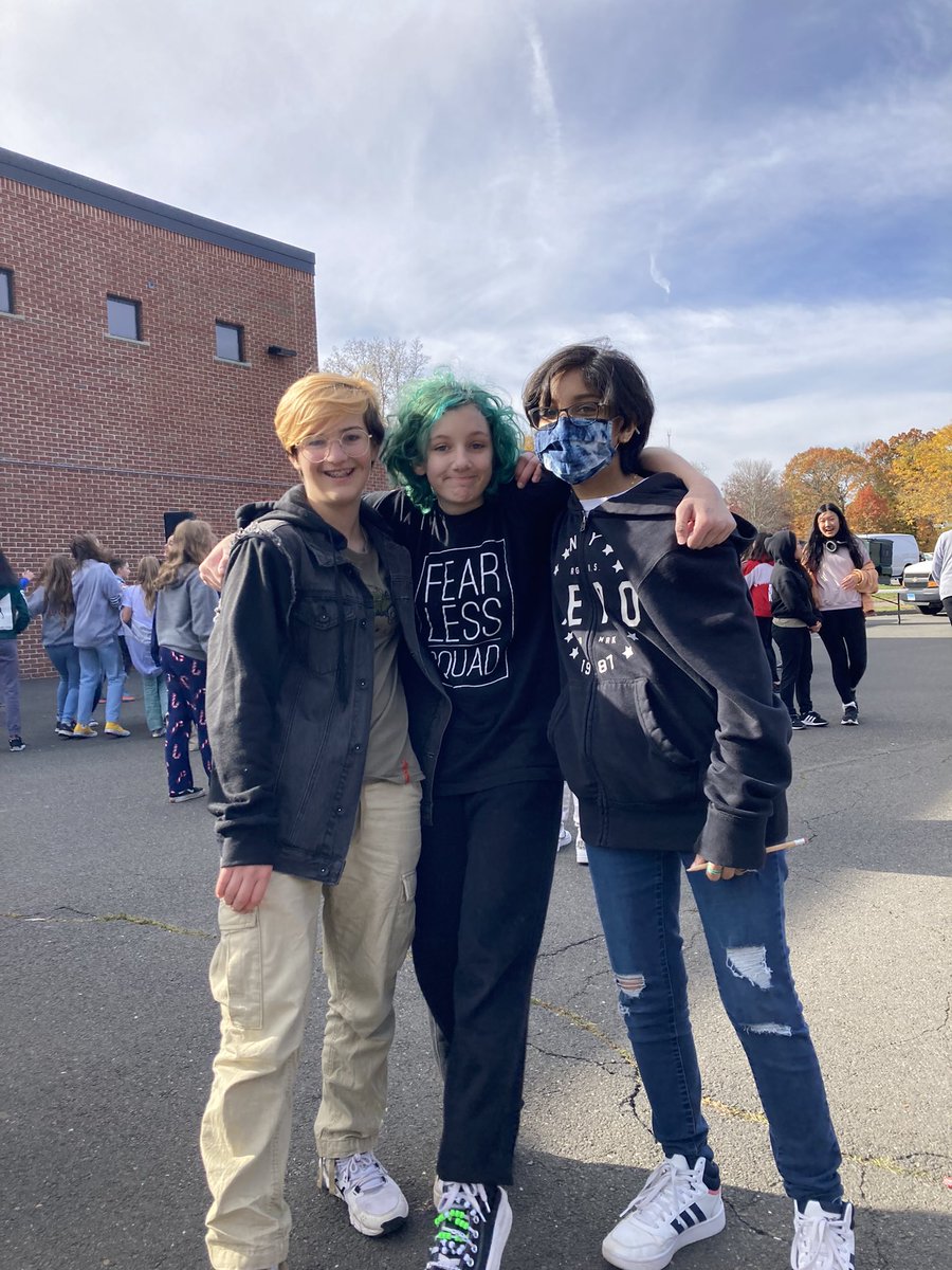 FarmingtonIAR's tweet photo. Our counselors organized our annual “mix it up day” with outdoor fun! We are establishing a strong sense of community. #fpsleadingtheway https://t.co/51HI0Mhk3U