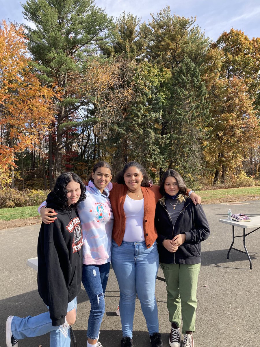 FarmingtonIAR's tweet photo. Our counselors organized our annual “mix it up day” with outdoor fun! We are establishing a strong sense of community. #fpsleadingtheway https://t.co/51HI0Mhk3U