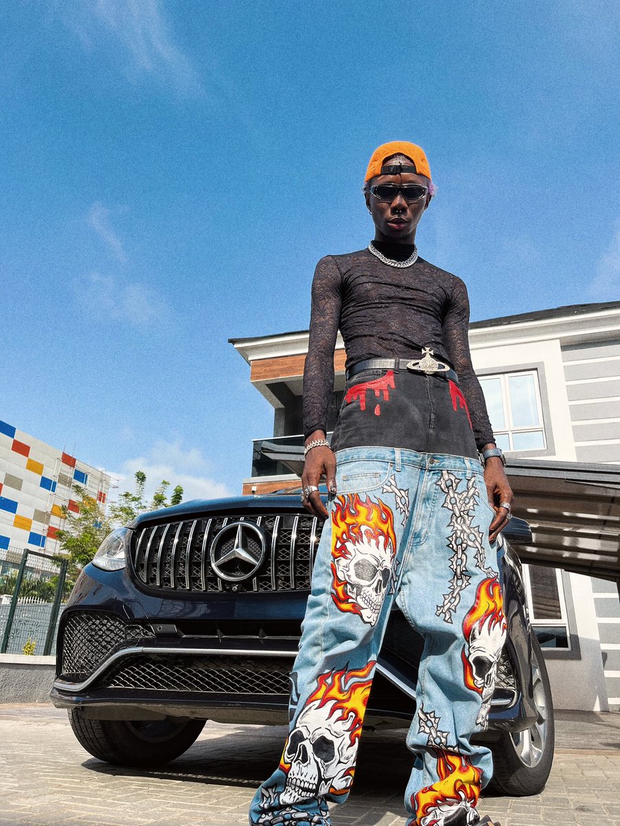 Who is a better rapper? 

RT for Nasty C
Like for Blaq Bonez