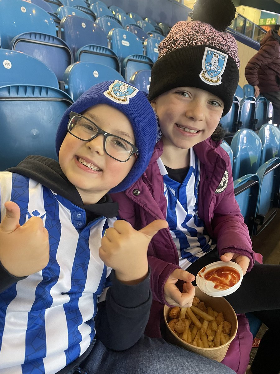 #SHWBUR The kids are here again, hoping for 3 points &amp; lots of goals! ⚽️ 🦉