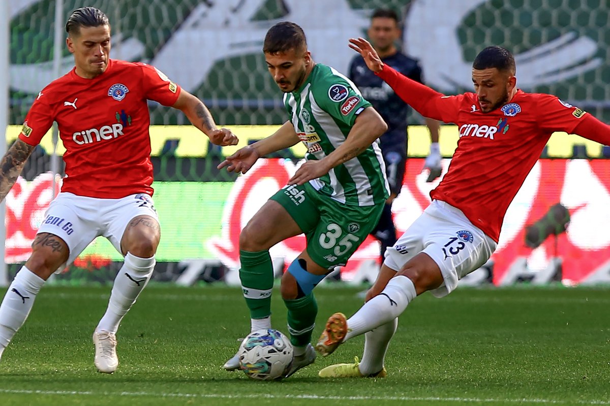 4 - Konyaspor ile Kasımpaşa arasında oynanan son dört Süper Lig maçı eşitlikle tamamlanırken, ligde daha uzun bir beraberlik serisini en son İstabul Başakşehir ile Sivasspor yaşadı (5B; Mayıs 2019-Mayıs 2021). Düğüm.