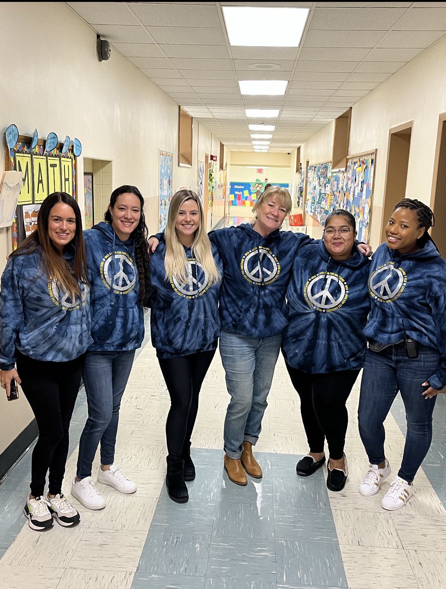 MrsGaddy1's tweet image. United in ✌️ &amp;amp; 💙! Buck school spirit days are the BEST! #LookForTheAwesome #BelieveInBuck