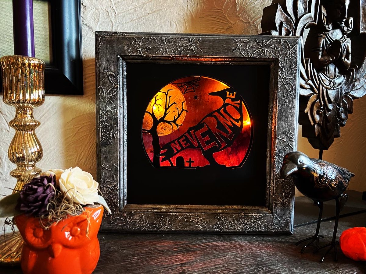ArtsGrafix's tweet photo. Check out this Spooktacular 👻 Frame by the fabulous @kassysparlour Using Grafix Black Craft Plastic!

#grafixarts #grafix #grafixartsplastics #grafixcraftplastic #craftplasticfilm https://t.co/3uaNdjGkfD