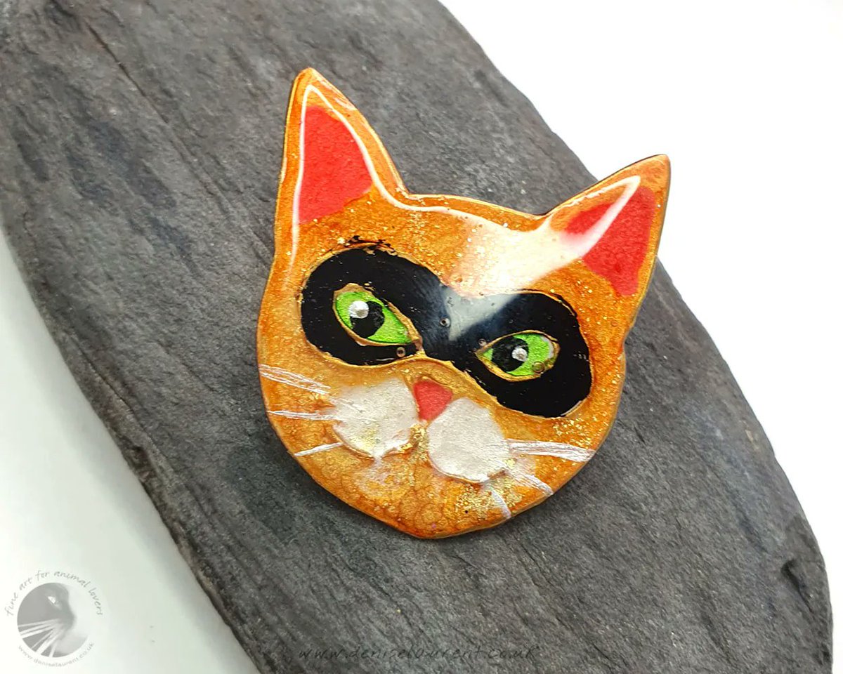 PaintedCatArt's tweet photo. Personalised Cat Face Brooch
https://t.co/4iLUVEhwBQ via @Etsy #etsyfinds #etsyshop #etsygifts #etsyhandmade #catgifts #giftsforher #catlovers #catpin #catbroach https://t.co/CDgbyYYd6Q