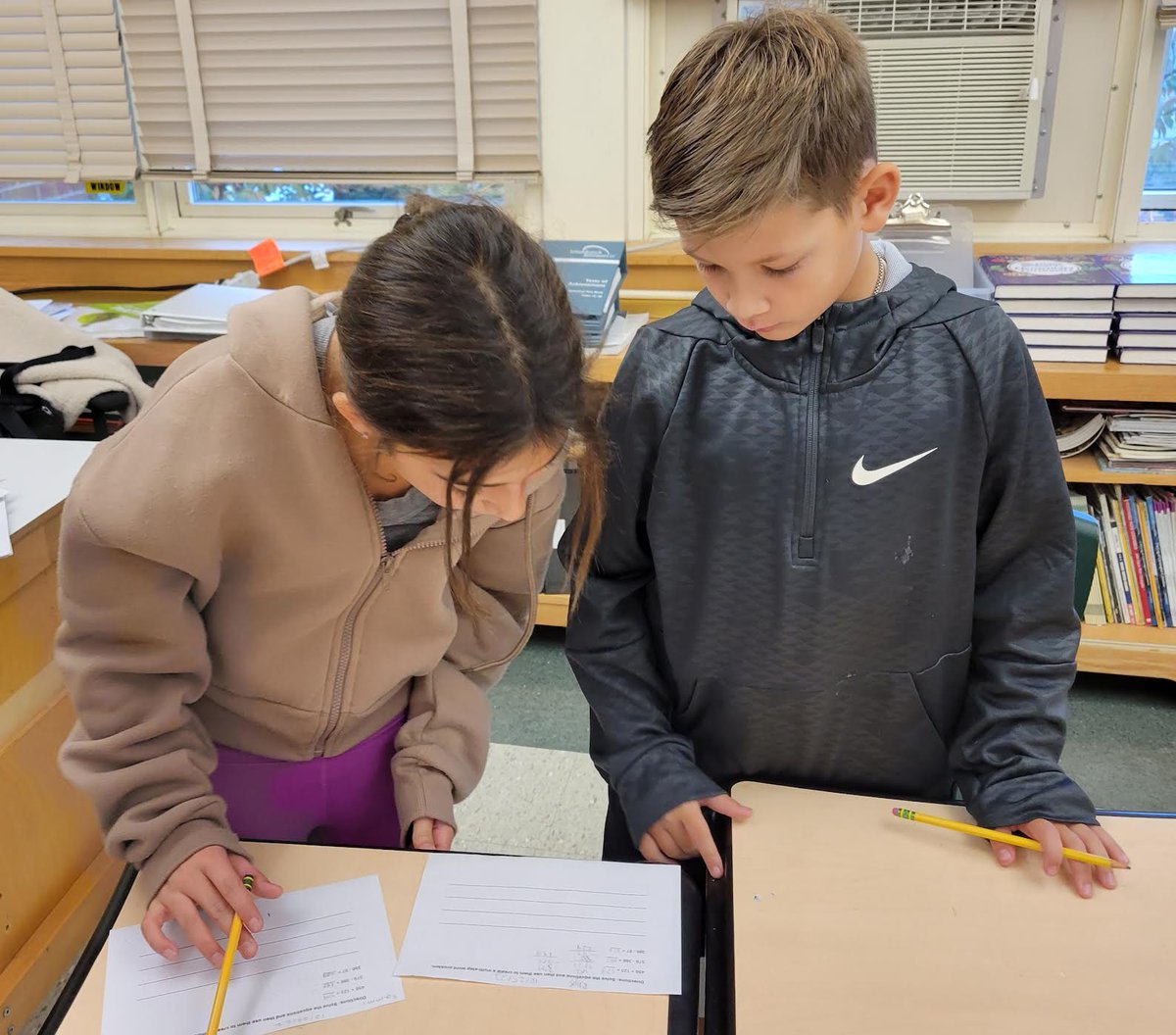 QRSWolfsonClass's tweet photo. We learned about Diwali from our friends, worked together, and much, much more... https://t.co/m7h7f6s9Rr