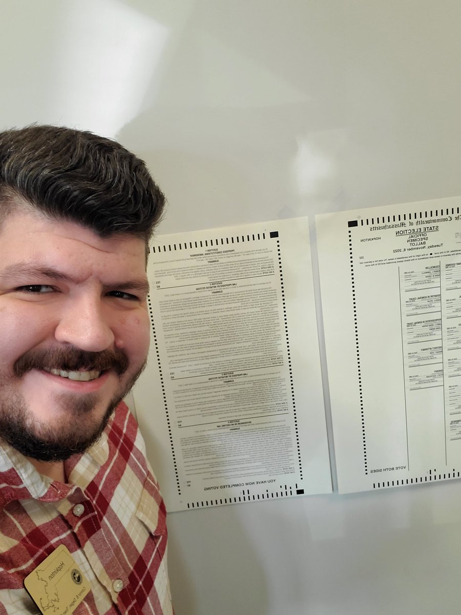 It's the last day to register to #vote in #Election2022! Make sure you check your status and register online or at your Town Clerk's Office today and make your voting plan! #votevotevote #Massachusetts #mapoli sec.state.ma.us/OVR/