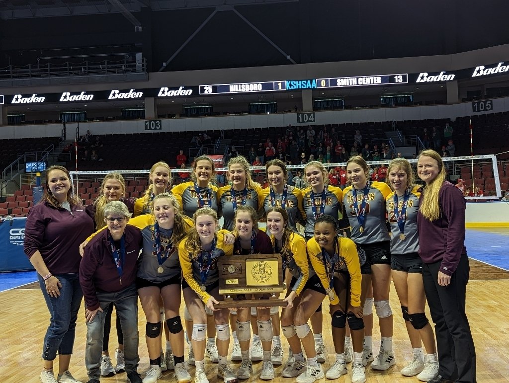Hillsboro_AD's tweet photo. 2A State Champs!! https://t.co/mTM8L7L7ic