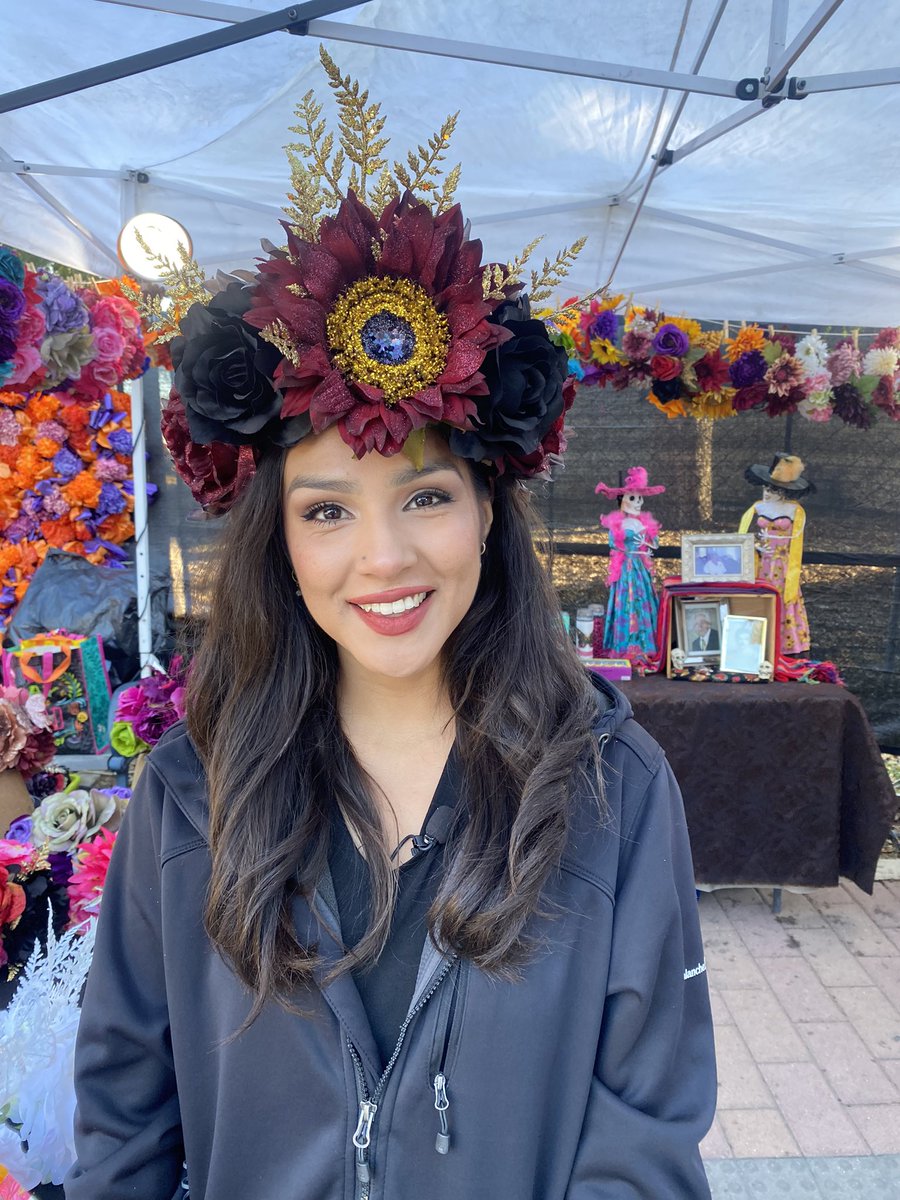 #NewProfilePic This stunning crown will be at Muertos Fest at Hemisfair park today &amp; tomorrow.