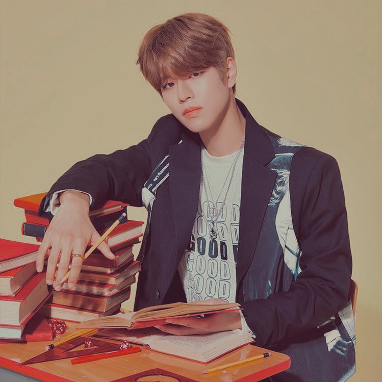 Músicas do Stray Kids pra você ter de repertório pra redação do ENEM -a thread