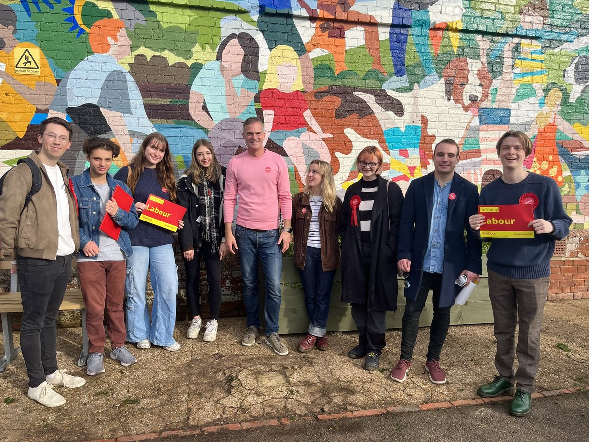SussexYL's tweet photo. BH Young Labour joined @Wish4Labour and @peterkyle today to launch Wish‘s by-election campaign in support of @BellaSankey - it was great to see so many young people getting involved. 

#labourdoorstep 🌹 https://t.co/hI90fPHSIH
