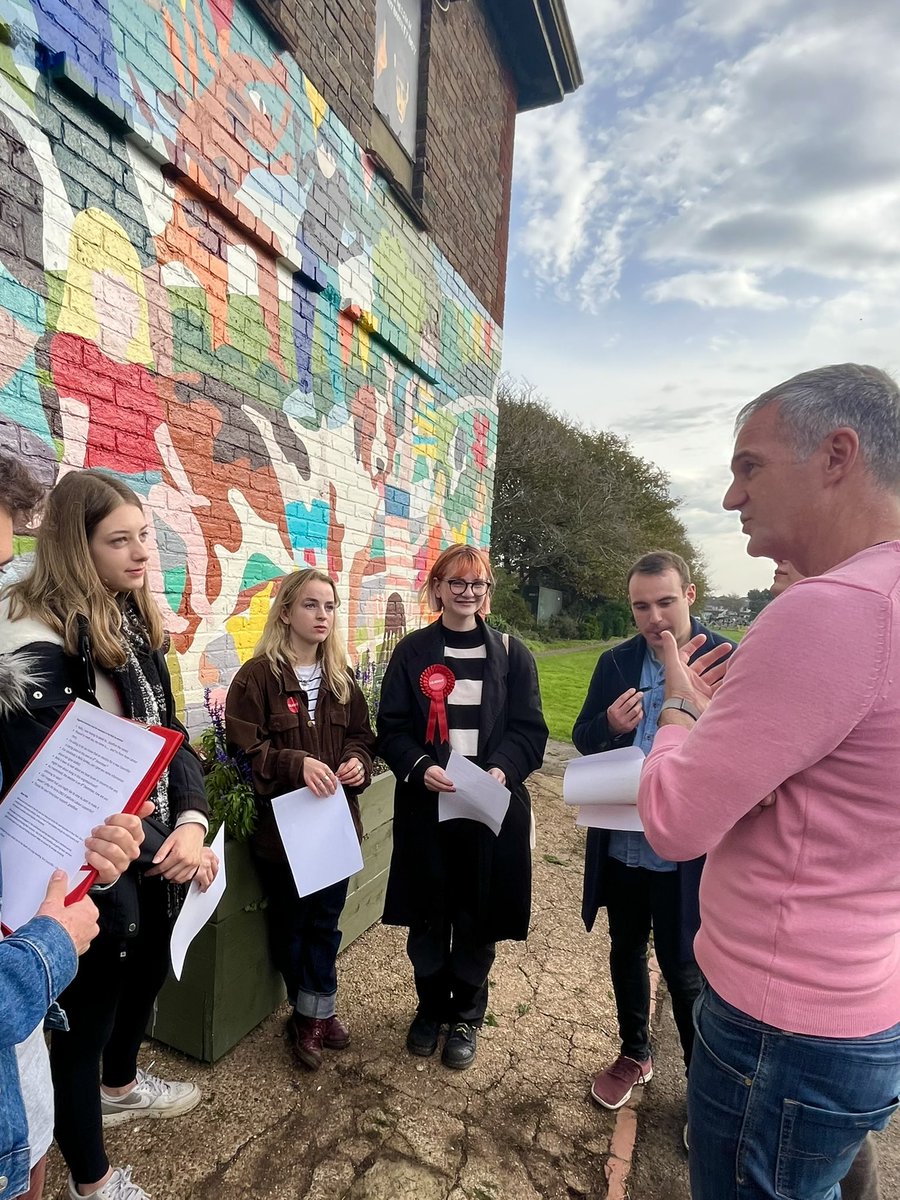 SussexYL's tweet photo. BH Young Labour joined @Wish4Labour and @peterkyle today to launch Wish‘s by-election campaign in support of @BellaSankey - it was great to see so many young people getting involved. 

#labourdoorstep 🌹 https://t.co/hI90fPHSIH