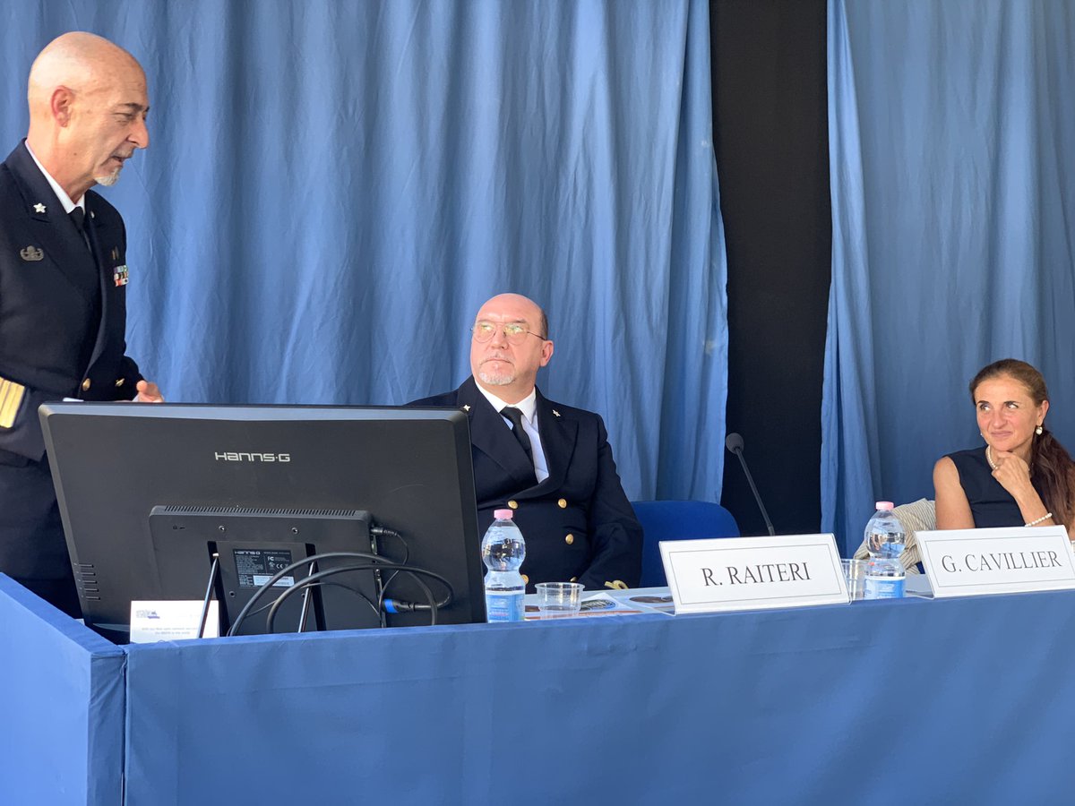 Archeologi's tweet photo. Rodolfo Raiteri Capitano di Vascello, Capo Reparto Operativo Direzione Marittima di Napoli
Giacomo Cavillier Guardiamarina, esperto di archeologia subacquea del Comando Generale del Corpo delle Capitanerie di Porto #ANA_XXIVBMTA #ANAsub #paestum2022 @BorsaPaestum https://t.co/Lrpt4hHysM