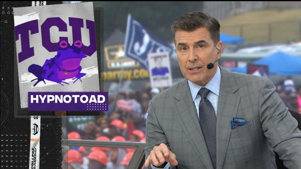 RedditCFB's tweet photo. ALL GLORY TO THE HYPNOTOAD! @CollegeGameDay https://t.co/FRP3iEibS6